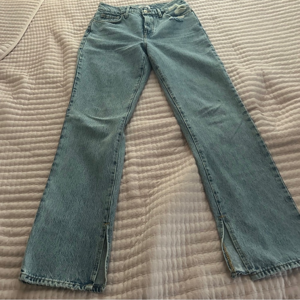 Vintage Good American Jeans straight leg split @ankle.Size 2/26. Mild distressed